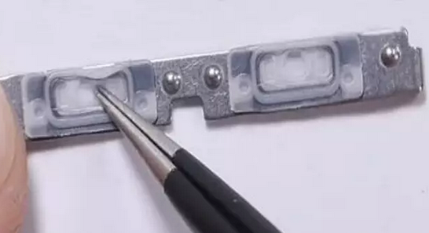 三星 Note 7 的音量按鍵硅膠結構.png 三星 Note 7 的音量按鍵硅膠結構.png